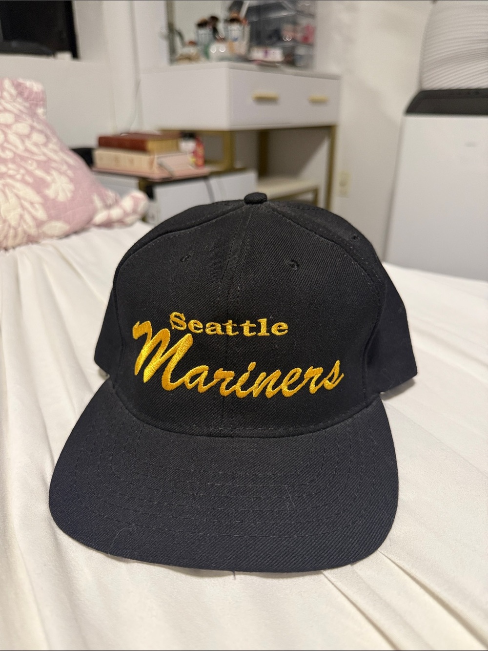 Seattle Mariners Embroidered Black and Gold Cap vintage